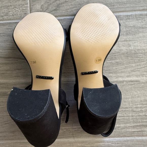 Gianni Bini Arleena Suede Ankle Strap Block Heel 3.14” Sandals size 7.5 - Picture 7 of 7